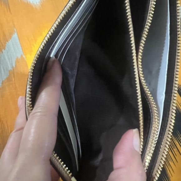 Coach beautiful & trendy clutch got from US - Picture 15 of 17